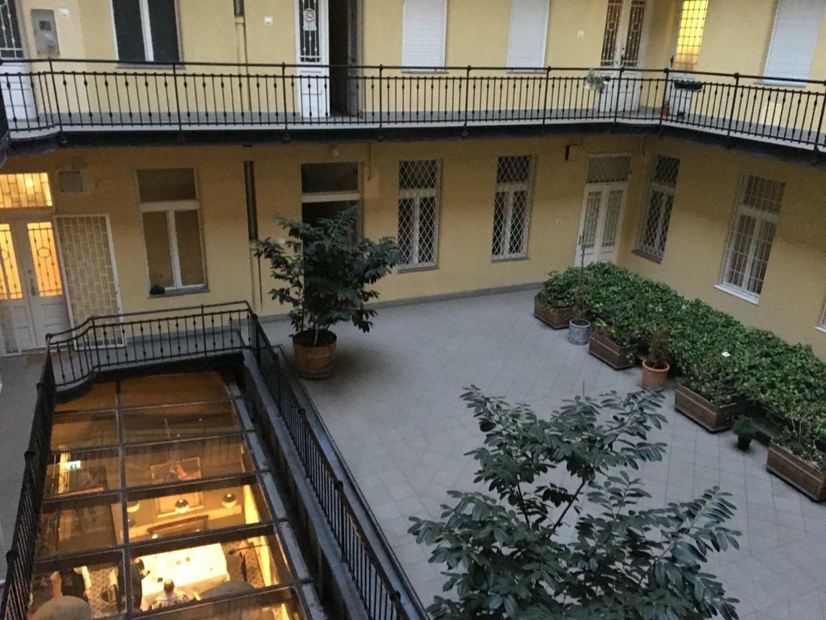 Modern 2 Bedroom Apartment With Free Airport Transfer Budapest Exterior photo